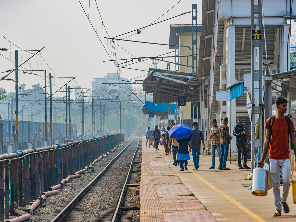 Special Trains for Maha Kumbh Mela Pilgrims, image source - pexels