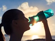 କ'ଣ ଆପଣ ଜାଣନ୍ତି ପାଣି ପିଇବାର ସଠିକ୍ ତରିକା!