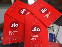 Reliance Jio: ମାତ୍ରା ୧ ଟଙ୍କାରେ କରନ୍ତୁ ରିଚାର୍ଜ; ୩୦ ଦିନ ଯାଏଁ ମିଳିବ ଫ୍ରି ଡାଟା