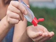 ଅଧିକ ବ୍ୟବହାର କରୁଛନ୍ତି କି ସାନିଟାଇଜର ? ହୋଇପାରେ ସମସ୍ୟା