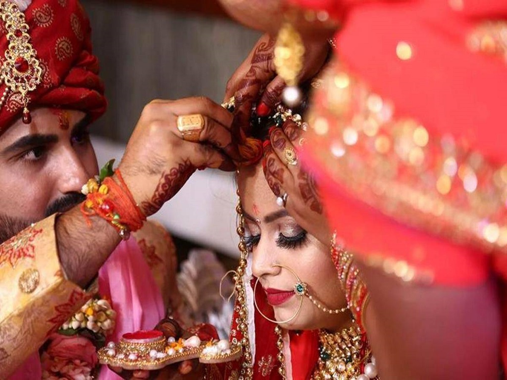 Shadi anudan yojana up govt gives financial help of 51000 rupees for daughter marriage
