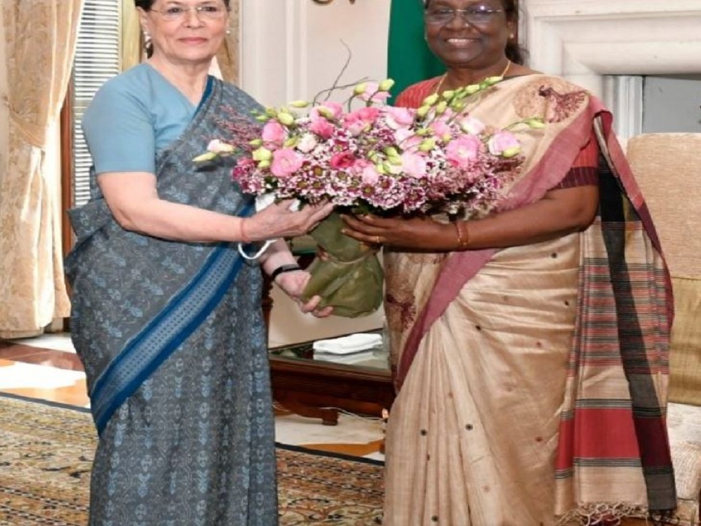 Sonia Gandhi Meets President Droupadi Murmu At Rashtrapati Bhavan