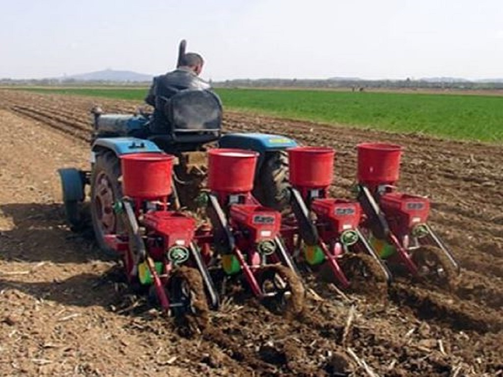seed drill machine in agriculture